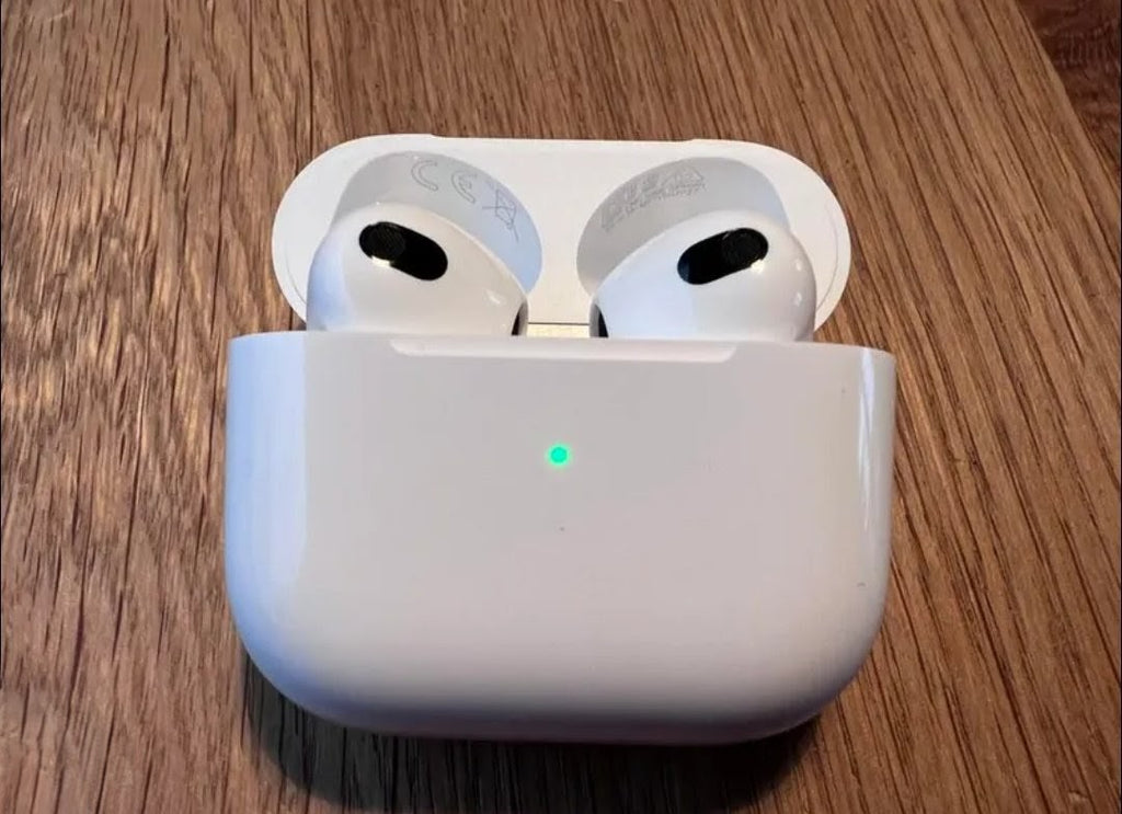 Apple Airpods Pro 4/With free Silicon Case/ANC(Active Noise Cancellation)/One year Warranty.